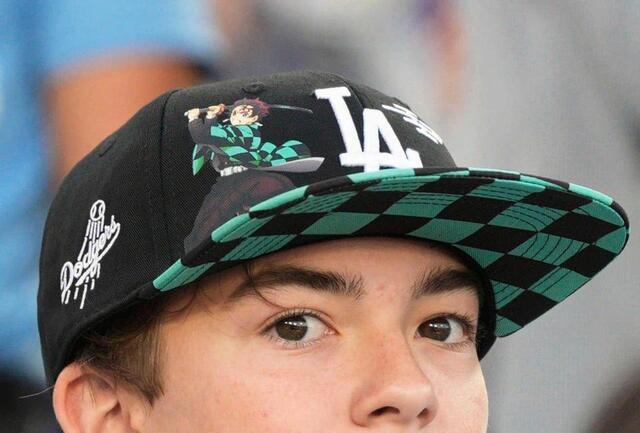 ドジャースが「鬼滅の刃」とコラボ 来場者に市松模様の限定帽子を配布