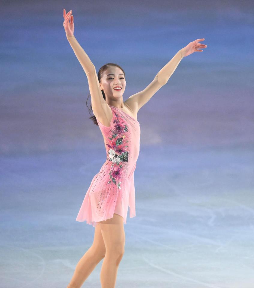 上薗恋奈が来季新SP「Voila」を披露 鮮やかピンクの衣装で華麗