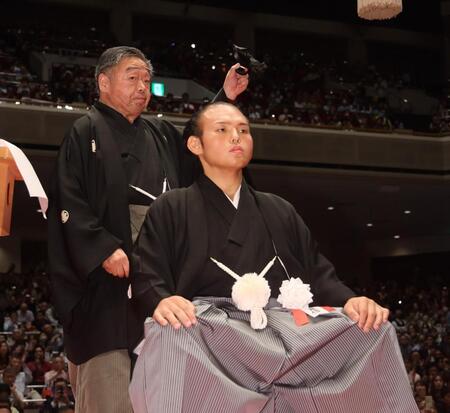 貴景勝が断髪式マゲ切り落とされる「力士と決別することができました
