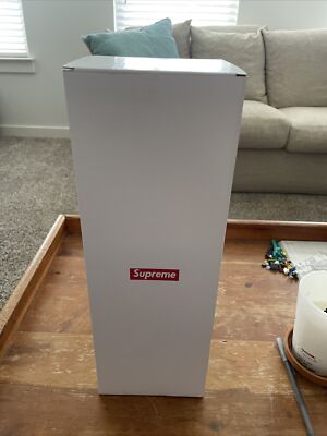 フロアスタンド Supreme Box Logo Lamp Red Illuminate any space with