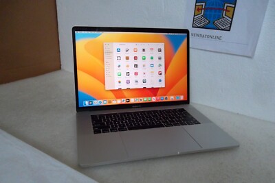 Apple MacBook Pro A1990 15