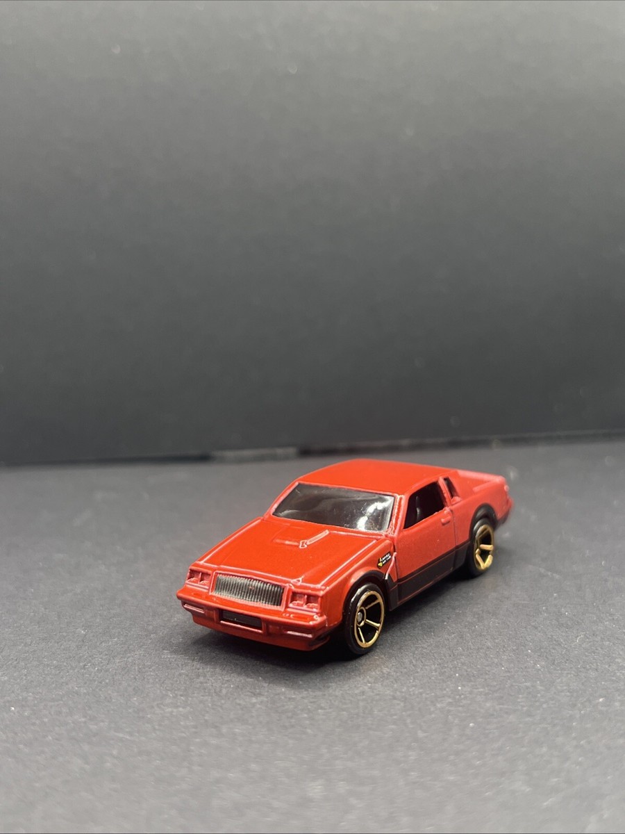 Hot Wheels 2009 Buick Grand National (Removable Hood) ( Faster
