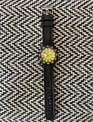Luminox Series 3050/3950 Men's Quartz Watch Yellow & Black Swiss