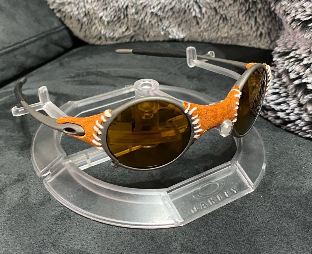 Oakley Mars leather Vintage suglass Fashion Accessories collection