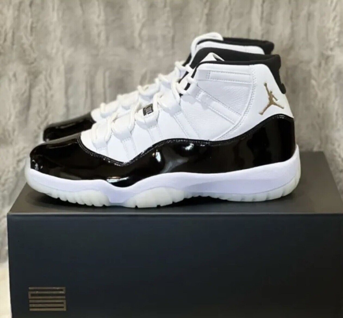 Size 6.5 - Jordan 11 Retro Mid Gratitude / Defining Moments for