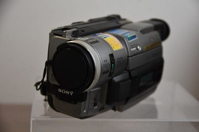 SONY DCR-TRV310 Digital Video Camera Recorder Handycam Digital 8