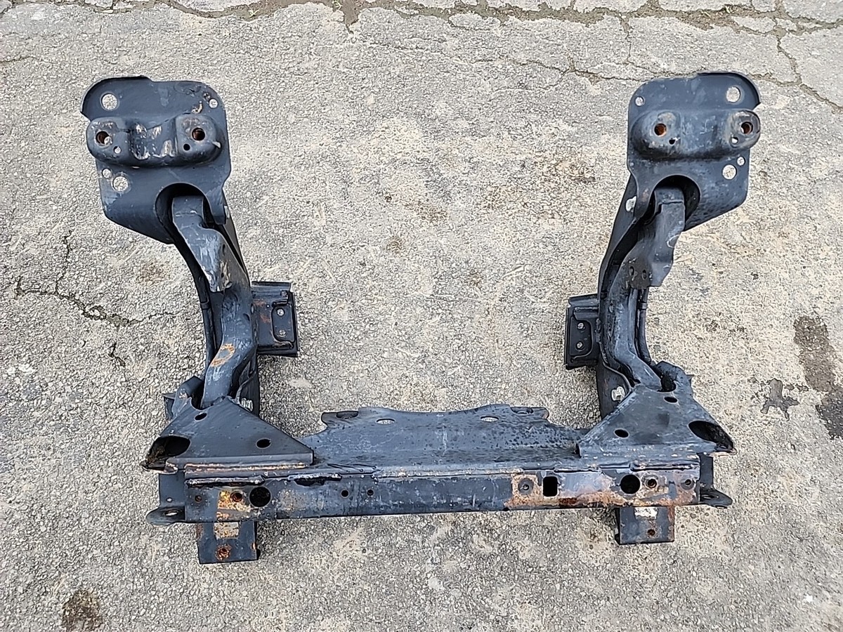 1996-2004 Nissan Pathfinder K frame Cradle Front Cross Member