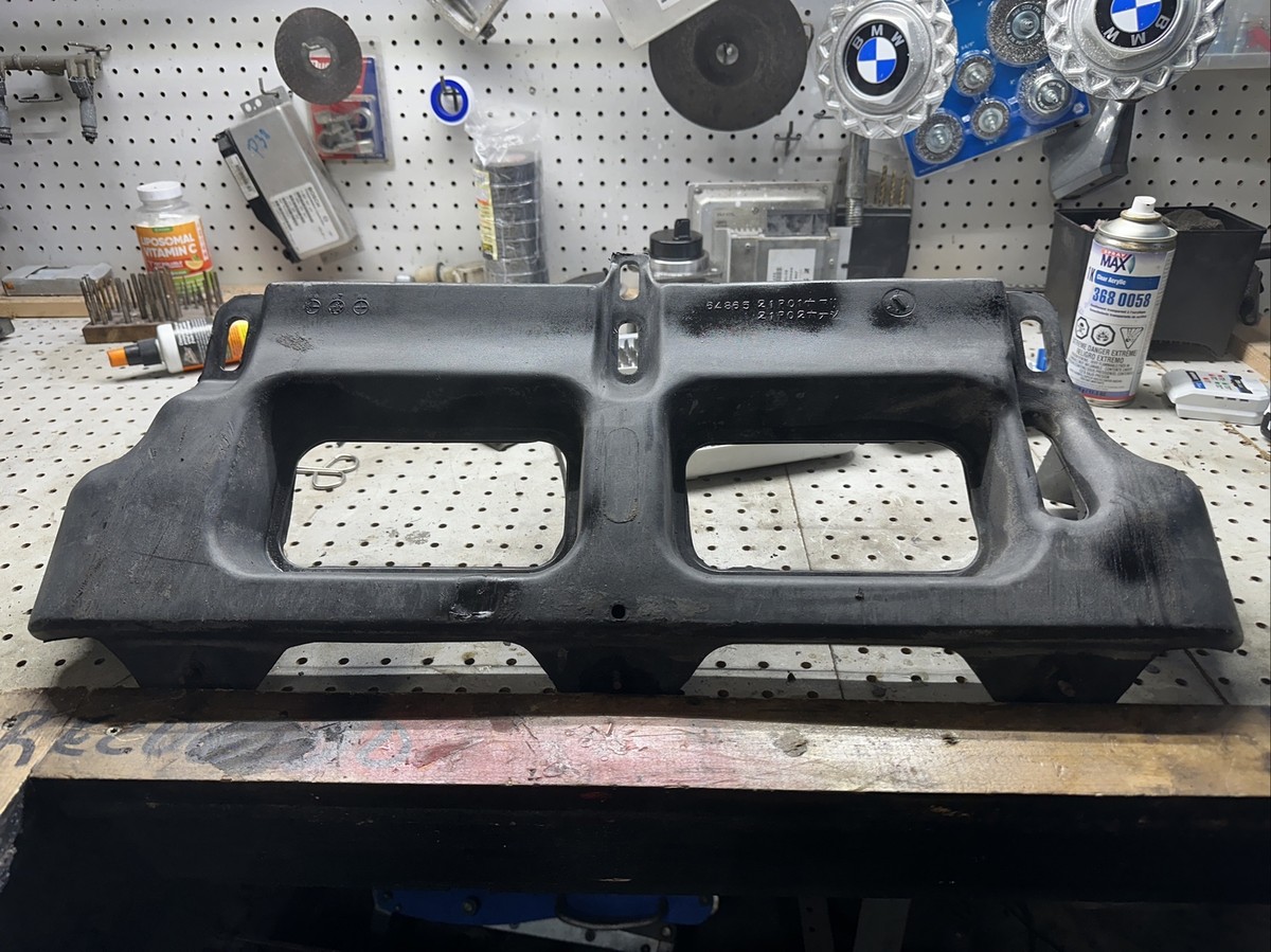 1984-1989 Nissan 300ZX Z31 Front Lower Air Guide | 64865-21P01