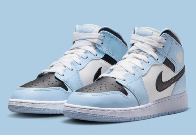 Nike Air Jordan 1 Mid Ice Blue Black White UNC Shoes 555112-401
