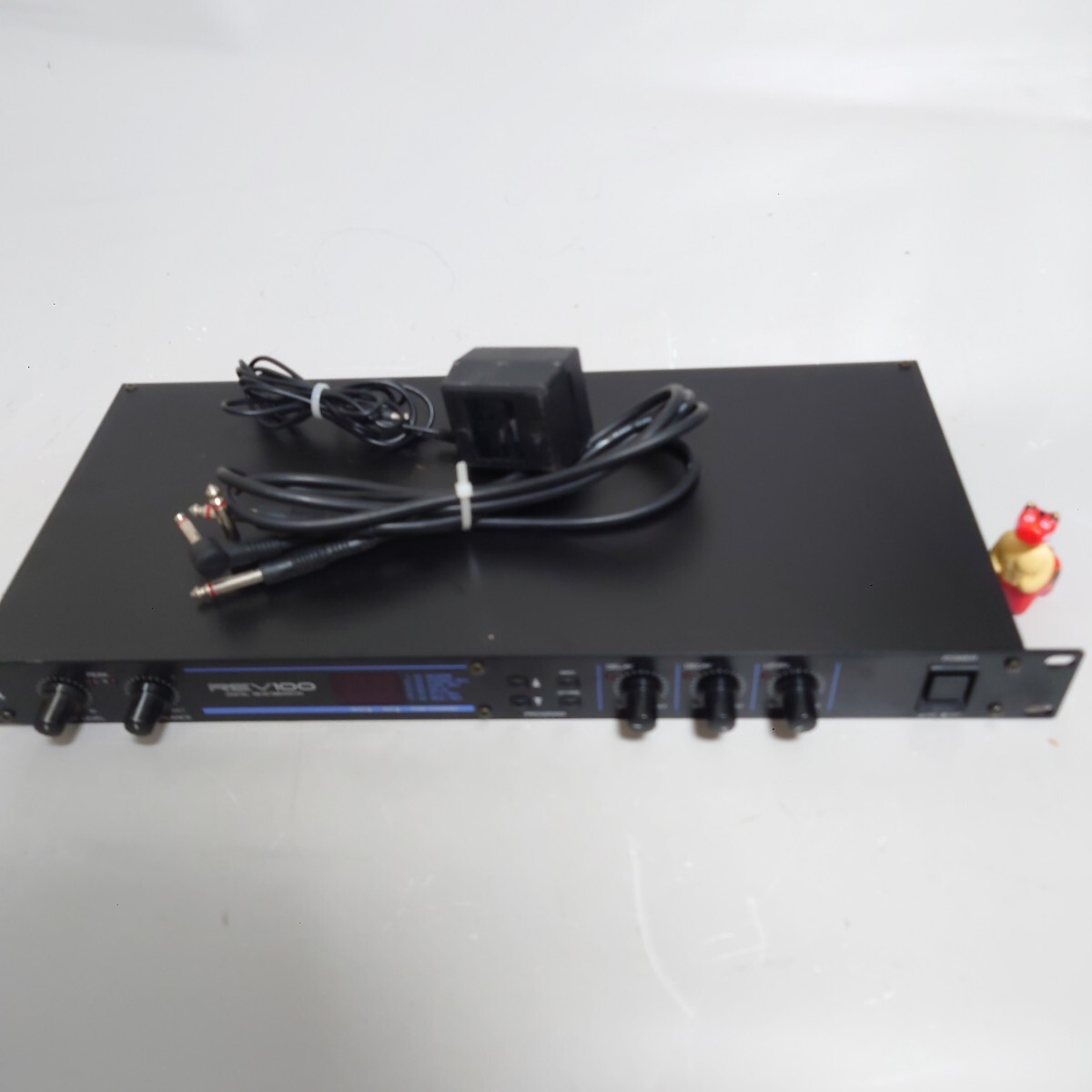 Yamaha REV100 Digital Reverberator Effects Processor free shipping