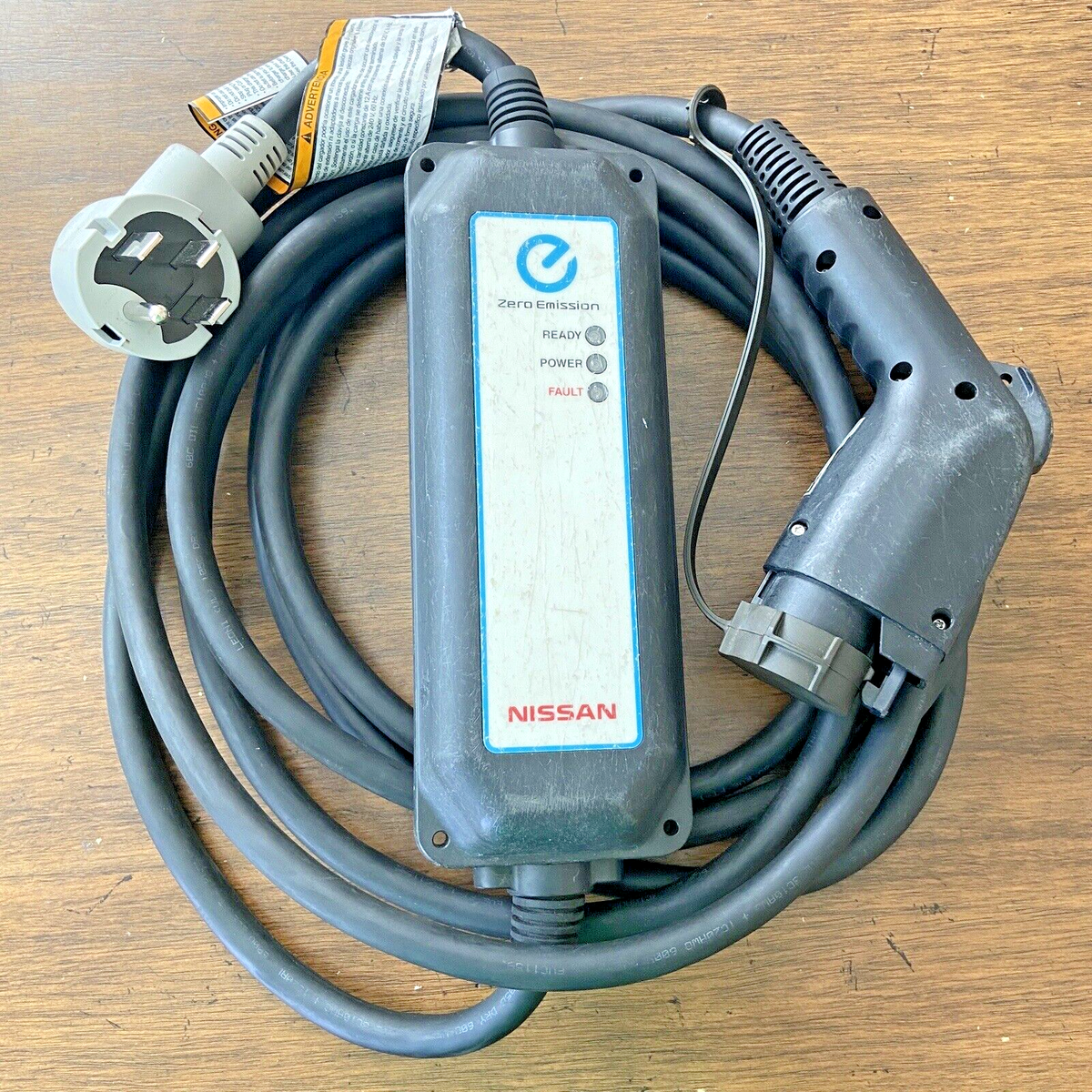 Nissan 充電器 AC220V 15A 29609 3NK5E 中古品 Nissan 充電器 AC220V