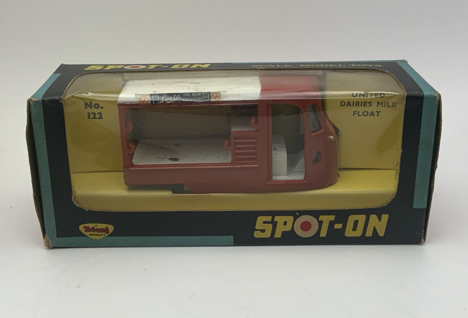 Spot-On 122, United Dairies Milk Float - Free Price Guide & Review