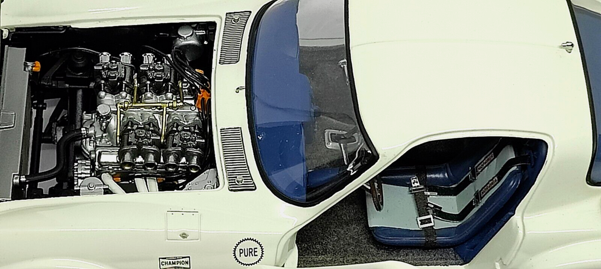 Exoto 1/18 Scale - Chevrolet Corvette Grand Sport - #67 White