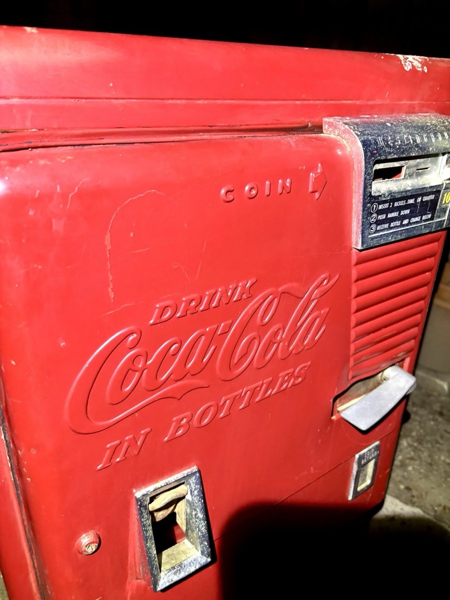 1950's Westinghouse WC-42T Coca Cola Vending Machine W/Water