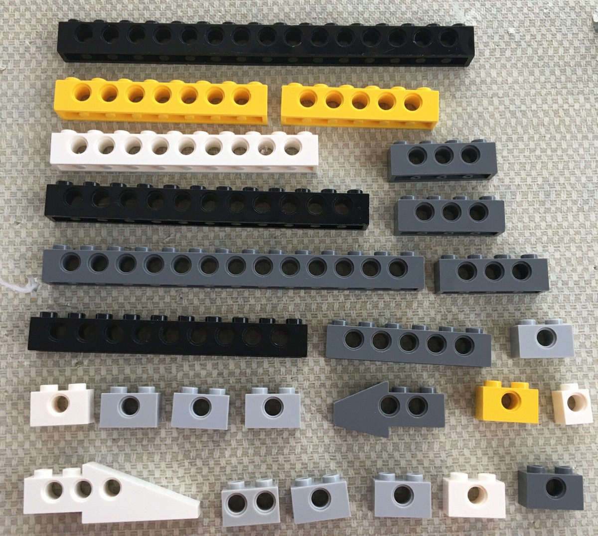 Lego Lot of 25 Technic Beam Bricks Black 1x16 1x14 1x12 1x10 1x8
