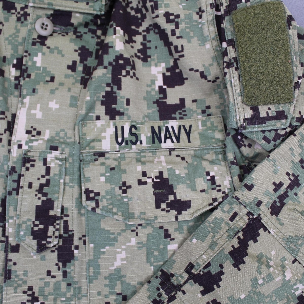 US Navy NWU Type III Shirt Mens Small 32 Short Camo Military