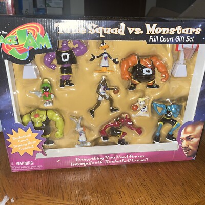 Rare SPACE JAM TUNE SQUAD VS MONSTARS FULL COURT GIFT SET STARING