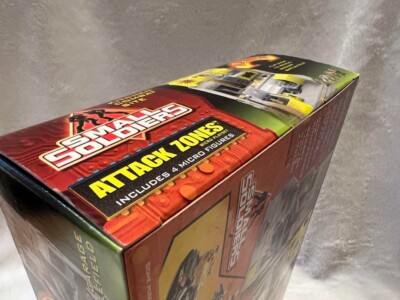 Small Soldiers FLIP OVER ACTION ATTACK ZONES includes 4 micro