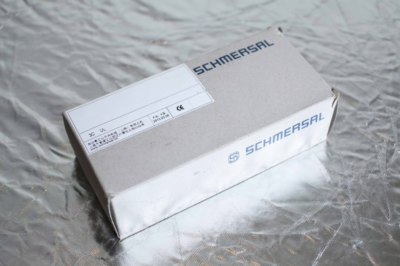 1pc new schmersal Z4V7H 335-11z-RVA-2272/2654 Limit switch | eBay