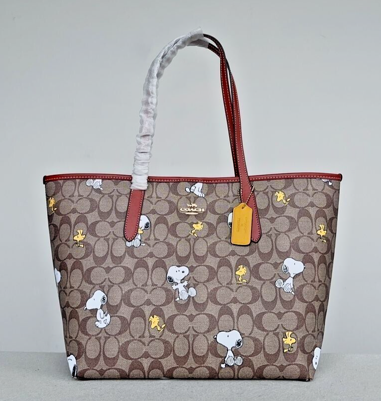Coach x Peanuts City Collaboration Snoopy Tote Bag Limited Edition