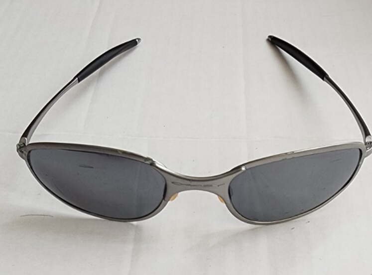 VINTAGE OAKLEY A WIRE Sunglasses Brushed Silver Thick Frame Black