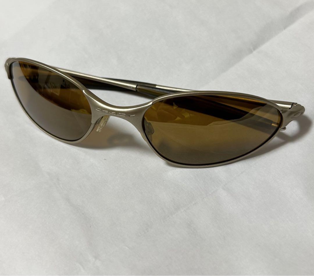 oakley c wire archive 90s 00s FRAME COLOR: Platinum LENS COLOR