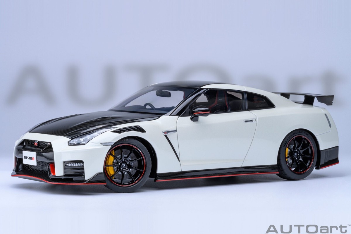 NISSAN GT-R (R35) NISMO SPECIAL EDITION BRILLIANT WHITE PEARL