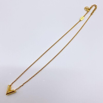 LOUIS VUITTON Essential V Chain Necklace Gold Italy M61083