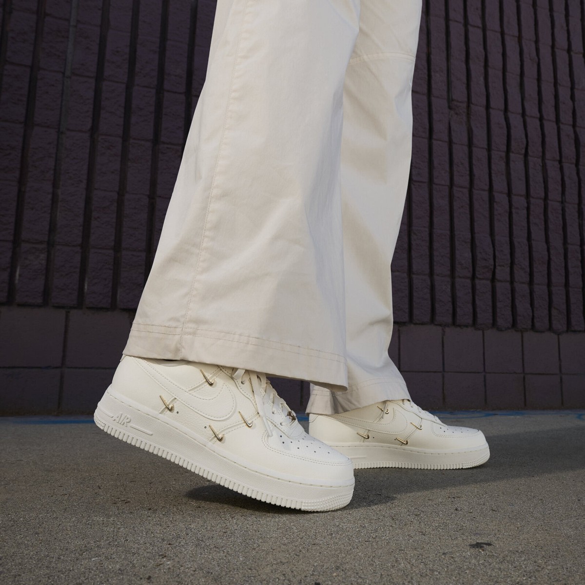 Nike WMNS Air Force 1 '07 LX [FV3654-111] Women Casual Shoes Sail