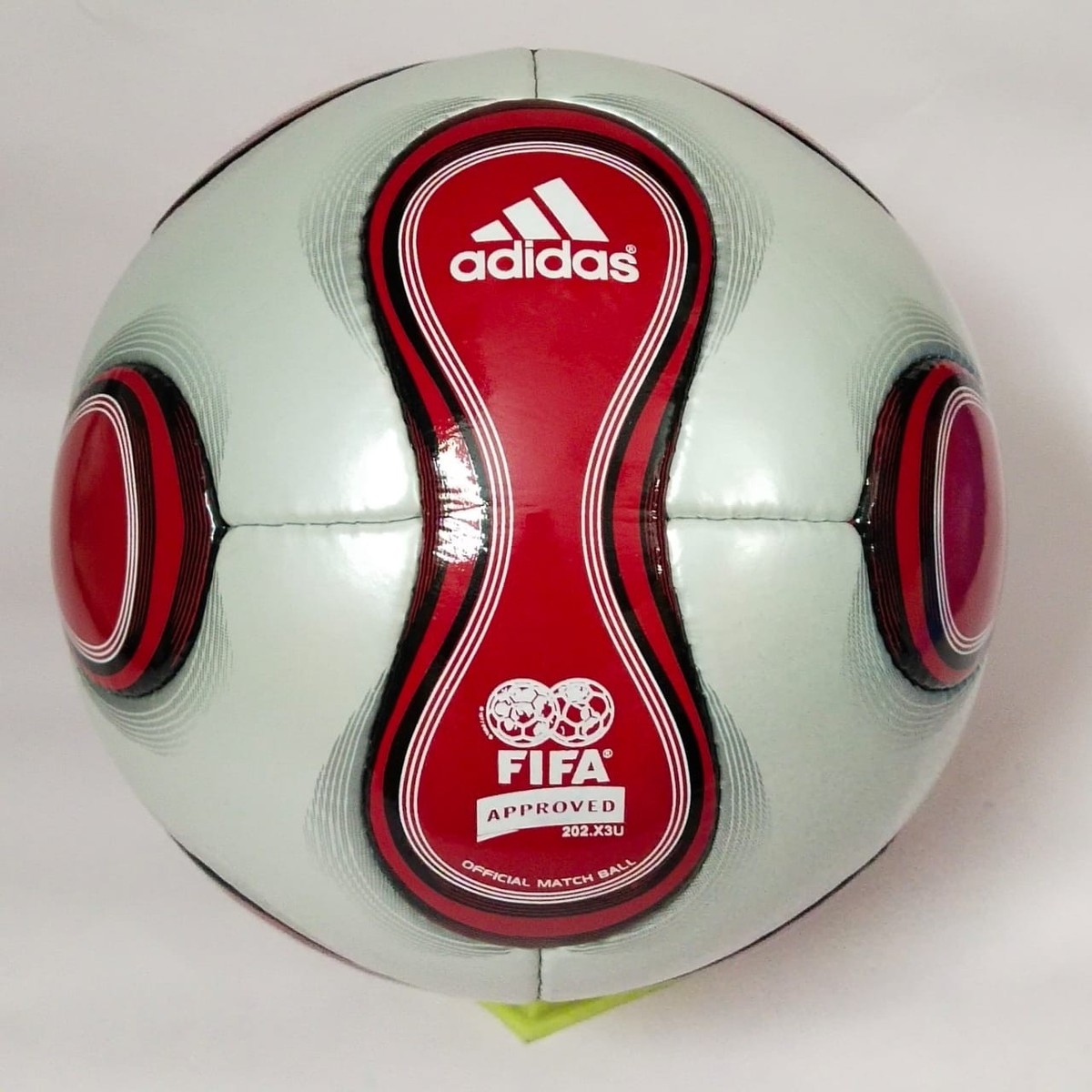 New OG Adidas Teamgeist 2006 World Cup Germany Berlin Official