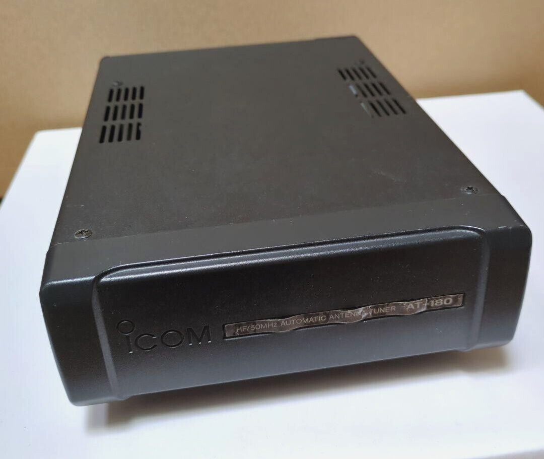 ICOM AT-180 アンテナチューナー＋MB-62 モービルブラケット付き ICOM