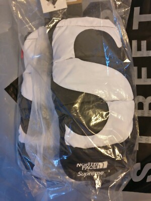 Supreme x The North Face S Logo Nuptse Mitts Black Gloves 100