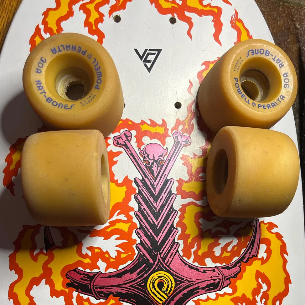 POWELL PERALTA RAT-BONES 85A イエロー POWELL PERALTA RAT-BONES 85A