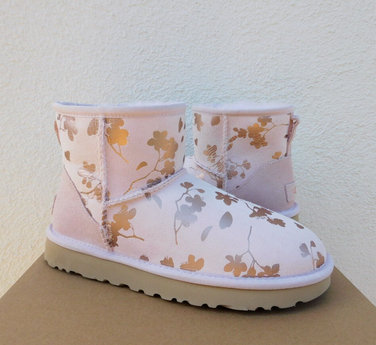 UGG PINK CLASSIC MINI FLORAL FOIL SHEEPSKIN BOOTS, WOMEN US 5/ EUR