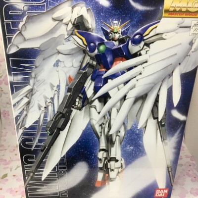 MG 1/100 XXXG-00W0 1/100 Wing Gundam Zero Custom BAN129454 JAPAN