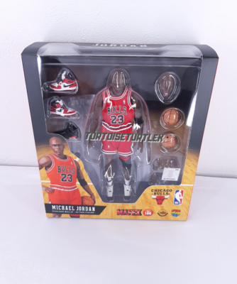 MAFEX No.100 Michael Jordan Chicago Bulls 165mm 6.5 in artist