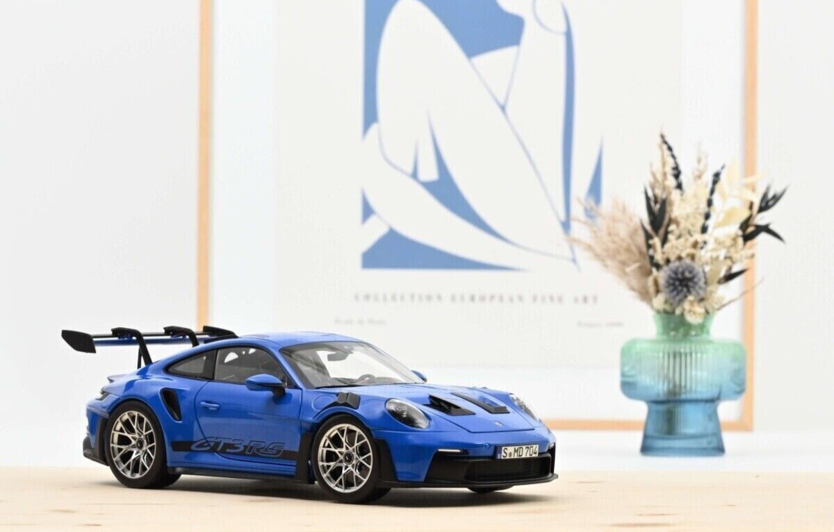 1/18 Porsche 911 (992) GT3 RS 2022 Shark Blue Diecast Model Car by