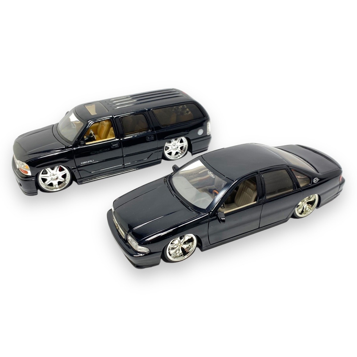 DUB CITY 1/24 - 2002 GMC Yukon Denali XL - JADA TOYS - 1996 Chevy