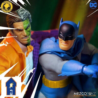 Mezco One:12 Collective Golden Age Batman Vs Two-Face Action
