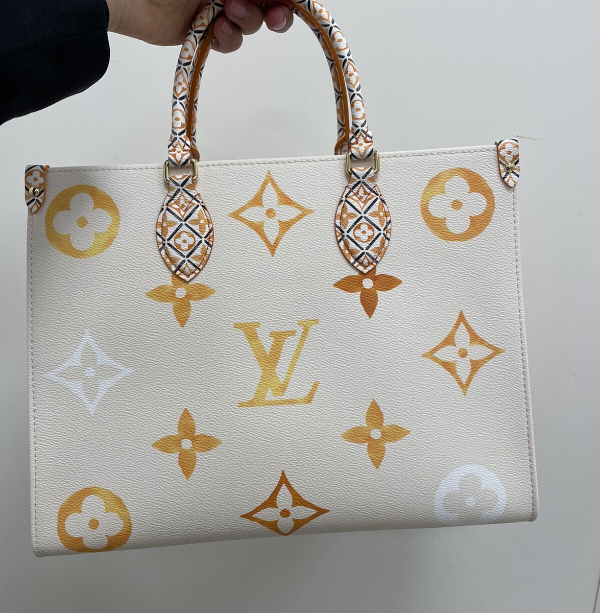 NIB Louis Vuitton On The Go MM By The Pool Orange 💯% Authentic