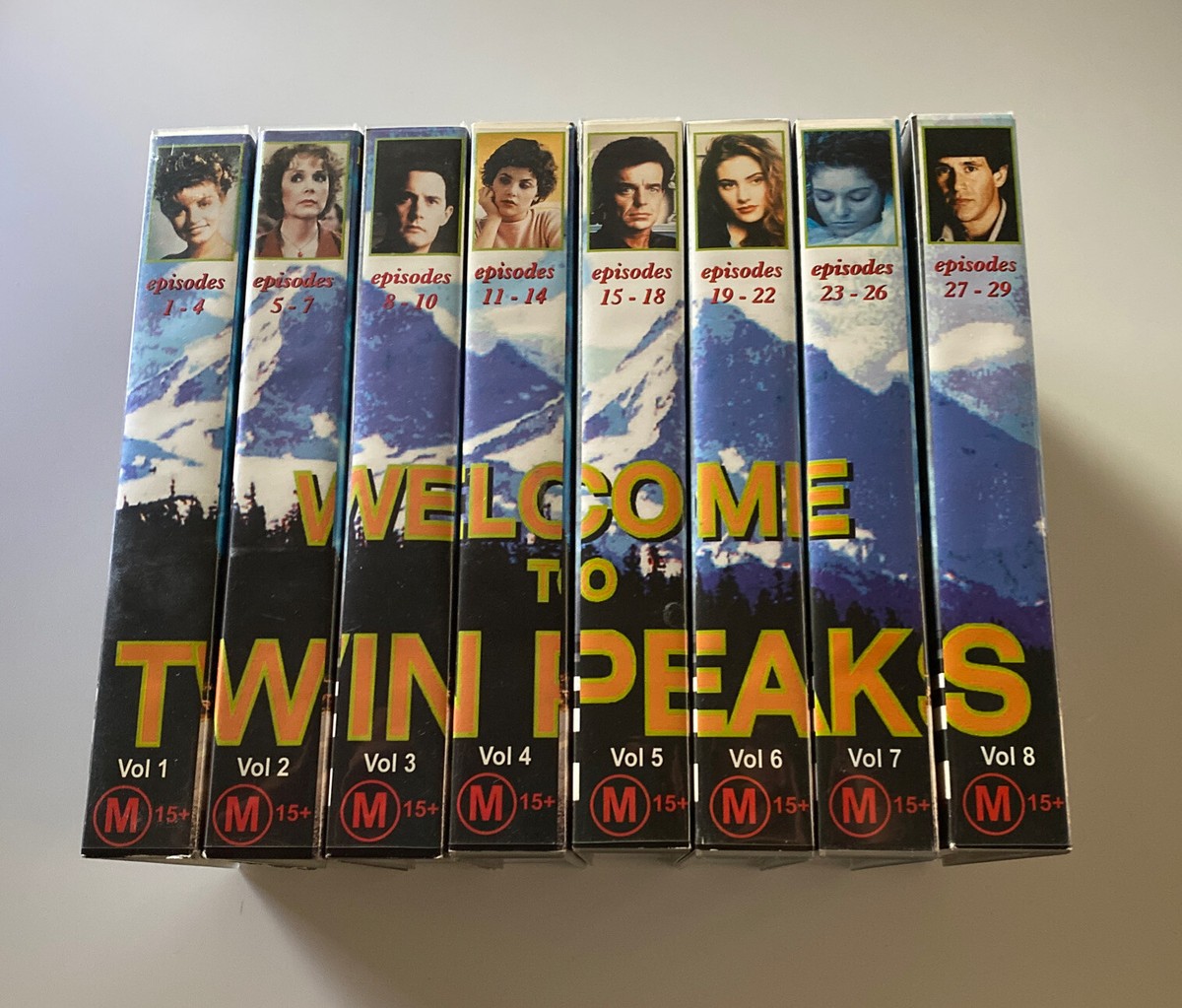 Twin Peaks VHS 📼 Complete Season 1: 8 Vol. 29 Eps. & Cassette