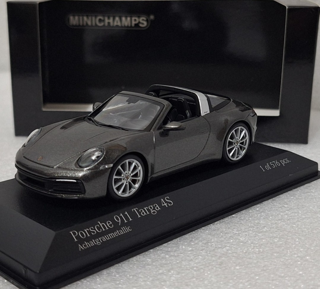 Porsche 911 (992) Targa 4S 2020 Grey Met 1:43 Minichamps 1 of 576