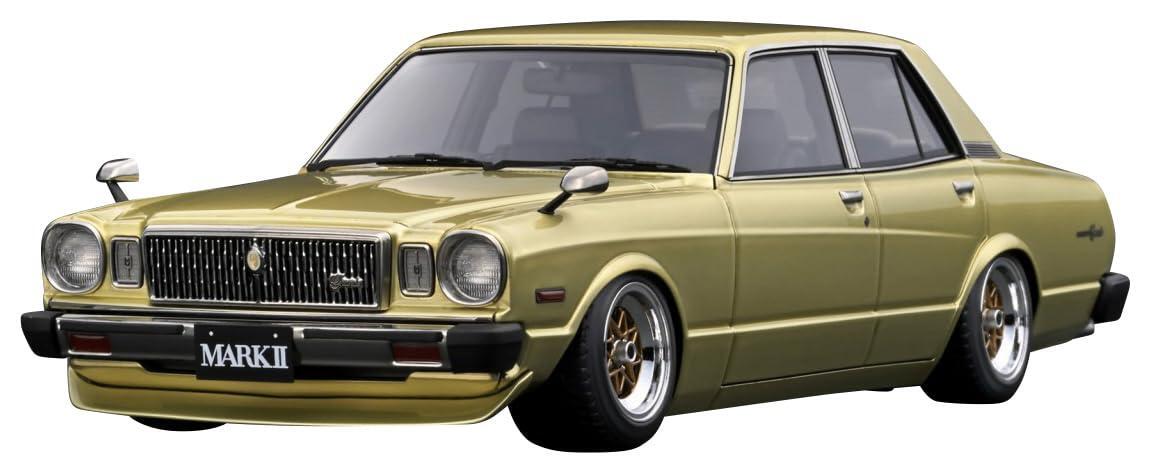 Ignition Model 1/18 Toyota Mark II Sedan Grande (MX41) IG3430 Gold
