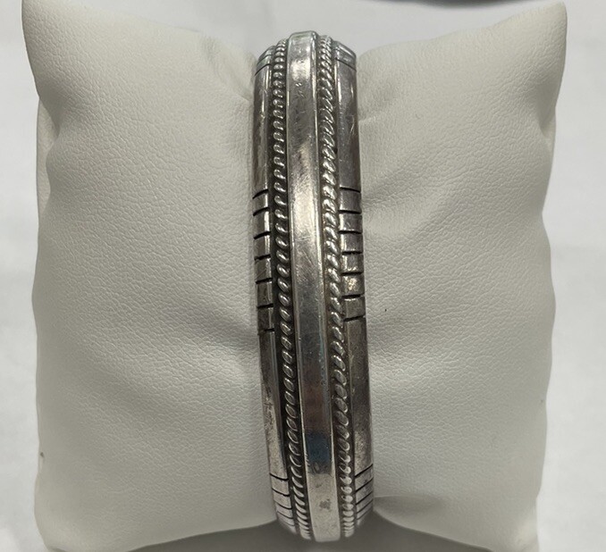 VINTAGE TAHE NAVAJO STERLING SILVER TWIST DESIGN CUFF BANGLE