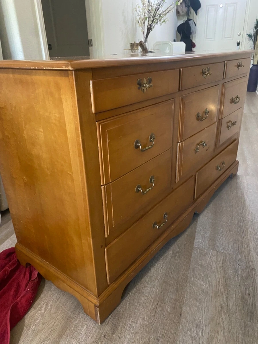Maple Antique Dressers & Chests of Drawers 1920-1949 Time Period