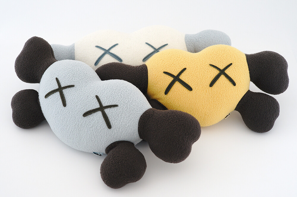 KAWS HEART COMPANION CUSHION PILLOW SET OF 3 COLORS | eBay