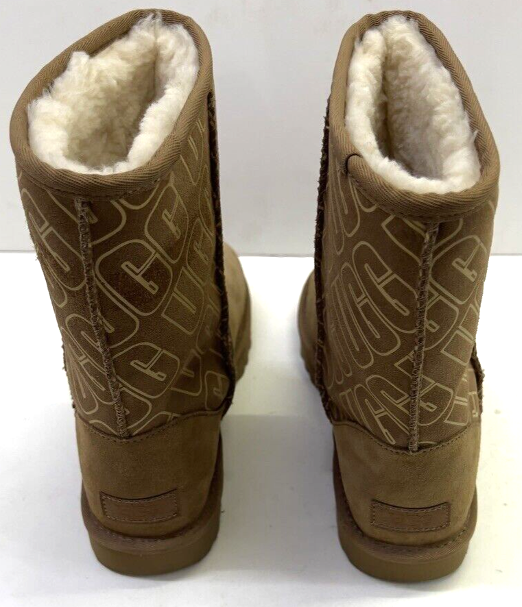 MENS SIZE 8 CHESTNUT UGG CLASSIC SHORT II GRAPHIC LOGO SUEDE BOOTS