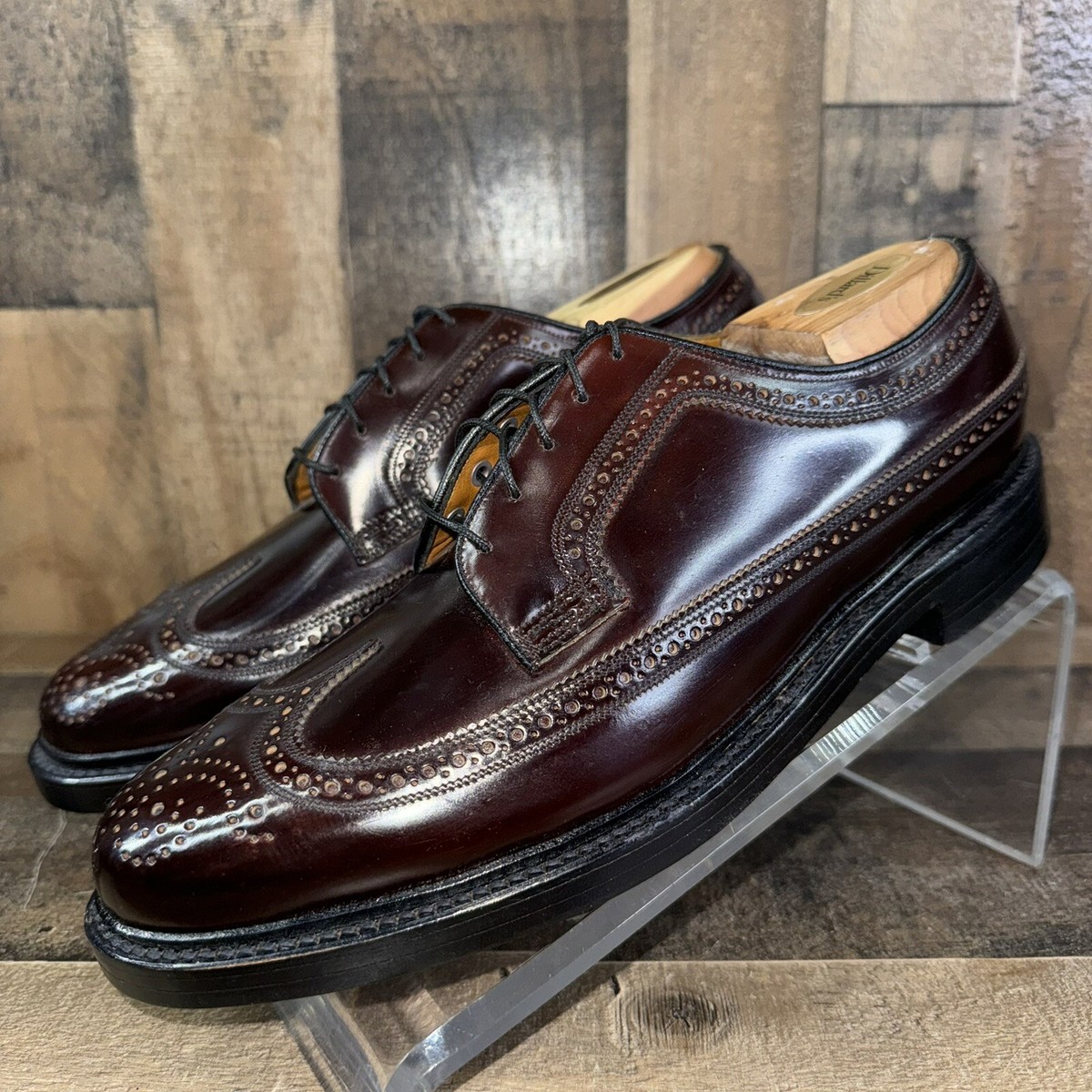 NEW FLORSHEIM Imperial SHELL CORDOVAN V Cleat Wingtip Men's Size 9