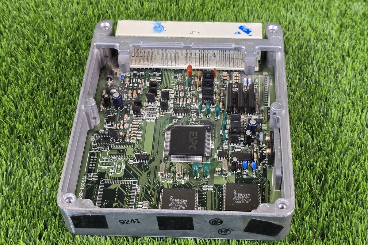 96-2003 Toyota Land Cruiser Prado J90 Engine Control Unit 89661