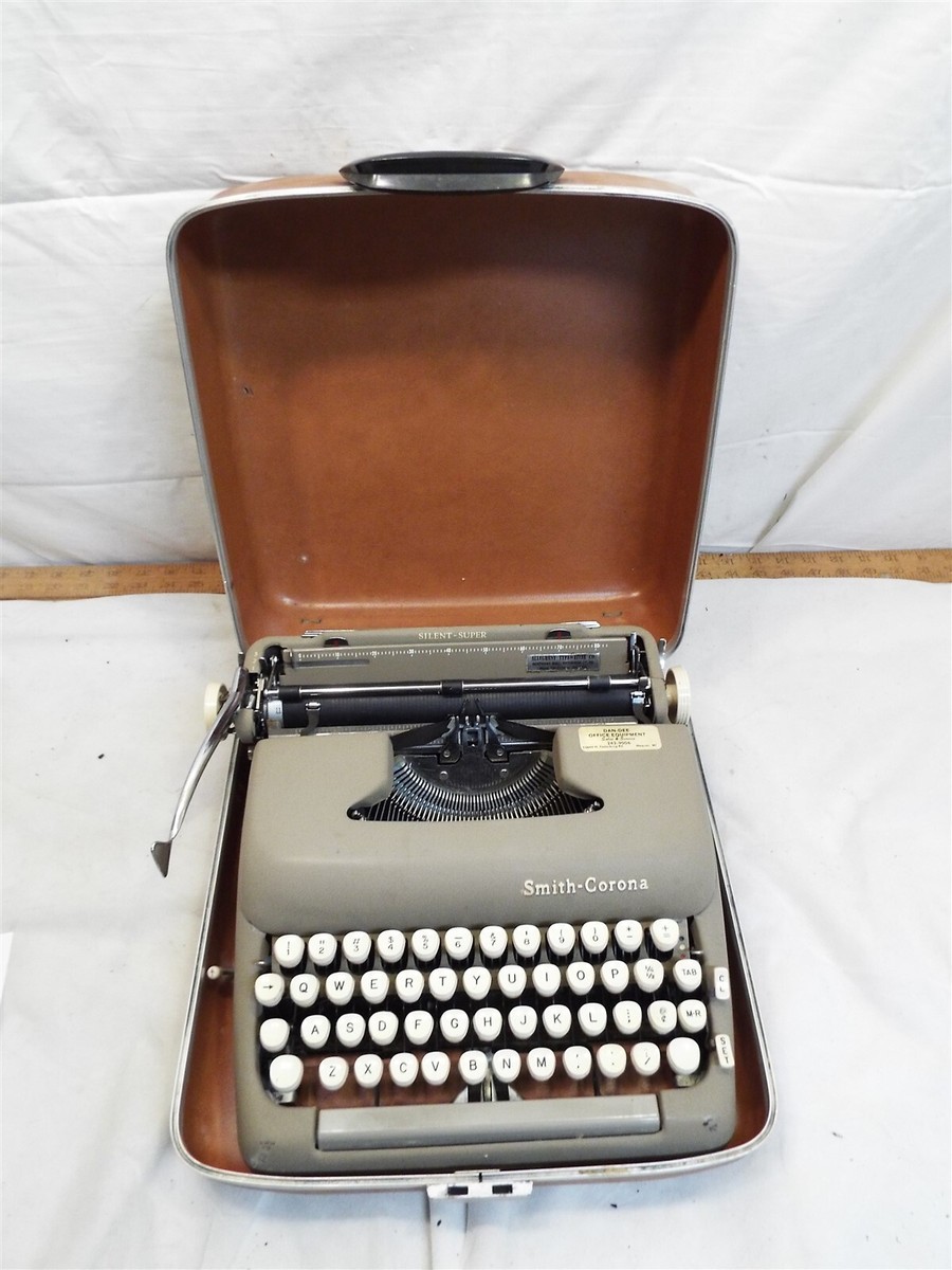 Clean Vintage 1960 Smith Corona Silent Super Portable Typewriter